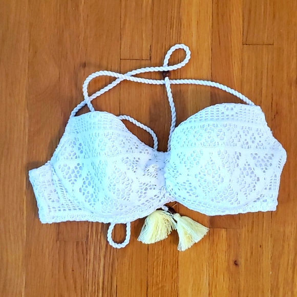 White bikini top - Picture 1 of 2